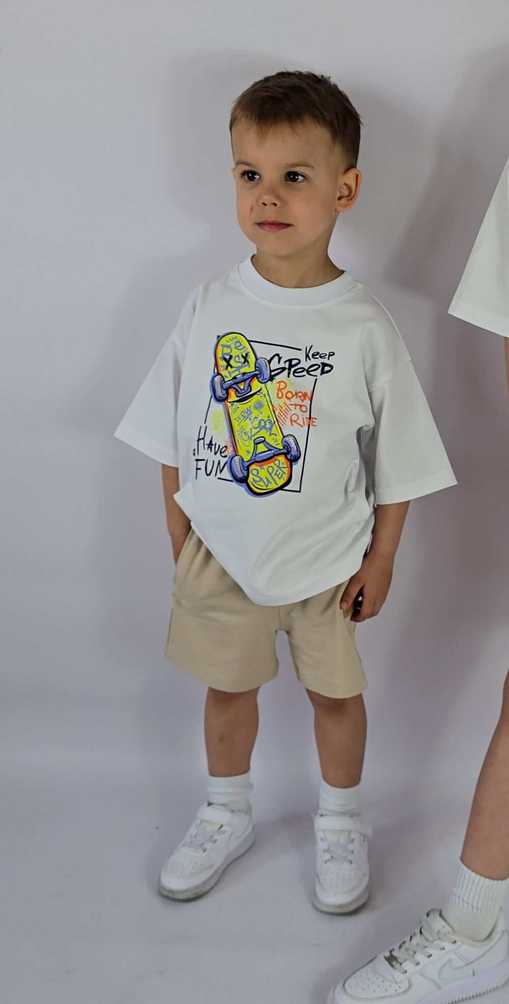 T-SHIRT OVERSIZE DESKOROLKA - obrazek 3