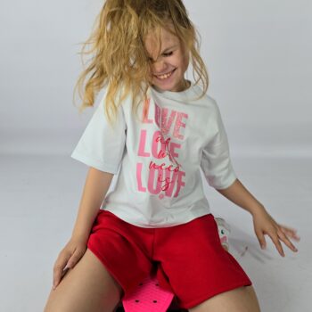 T-SHIRT LOVE BIAŁY KRÓTSZY MODEL