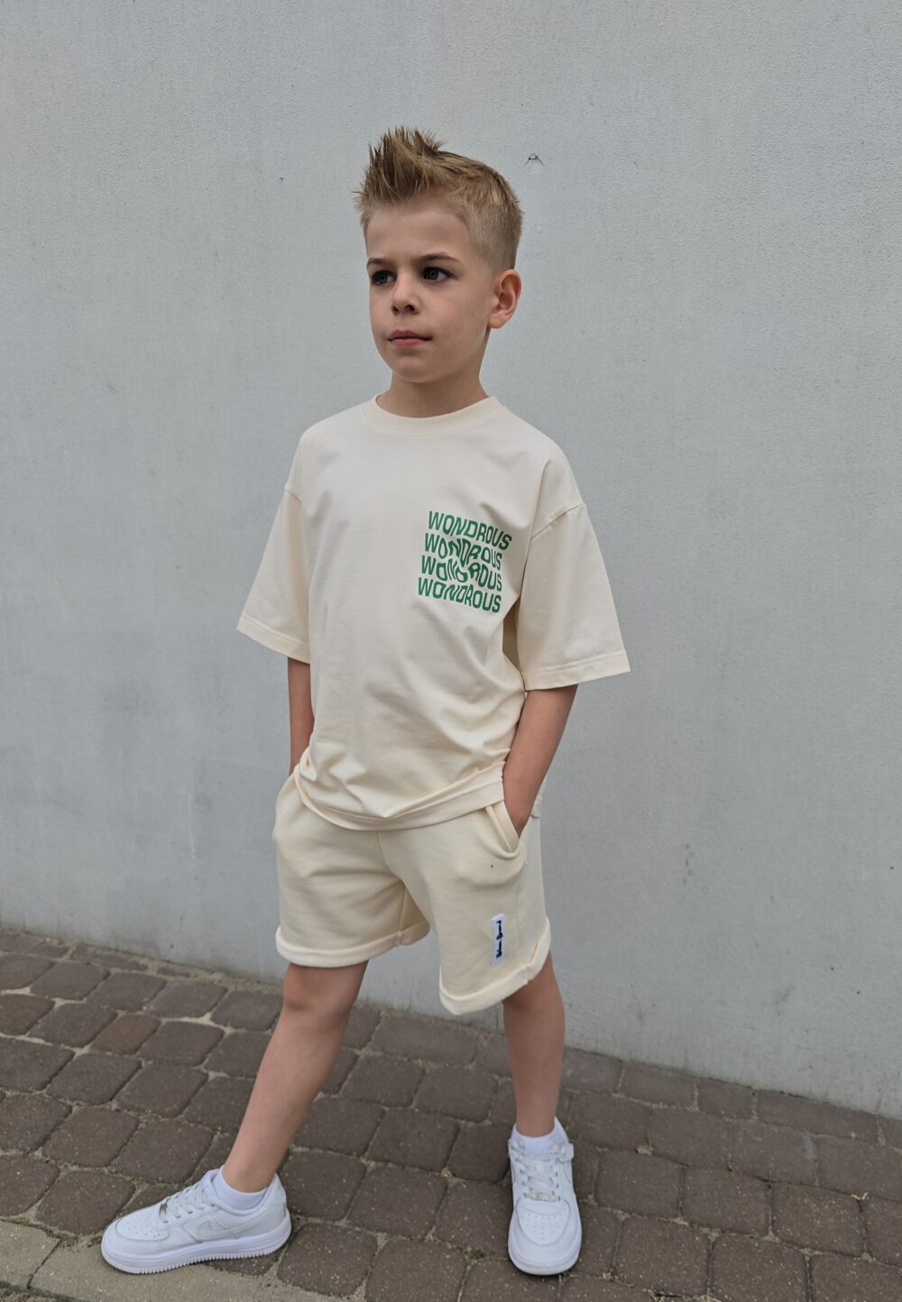 T-SHIRT ŚMIETANOWY WONDEROUS - obrazek 2