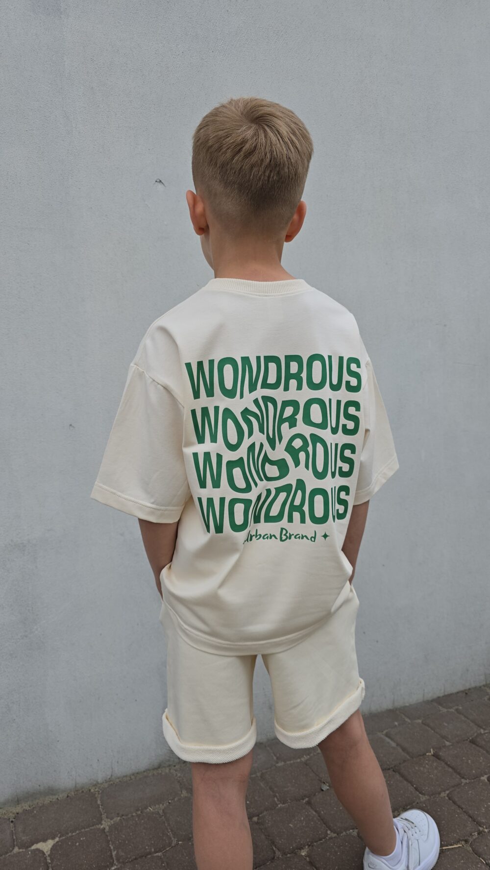 T-SHIRT ŚMIETANOWY WONDEROUS