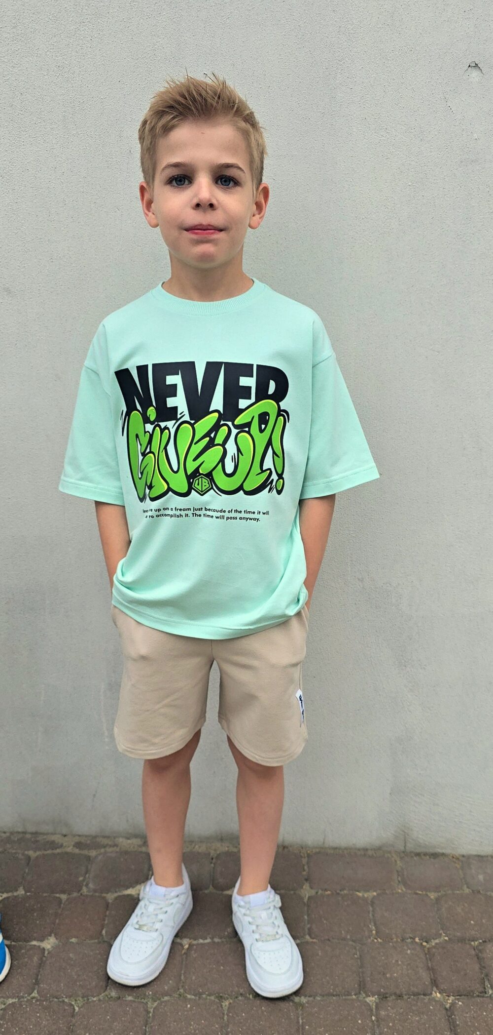 T-SHIRT NEVER GIVE UP MINT - obrazek 2