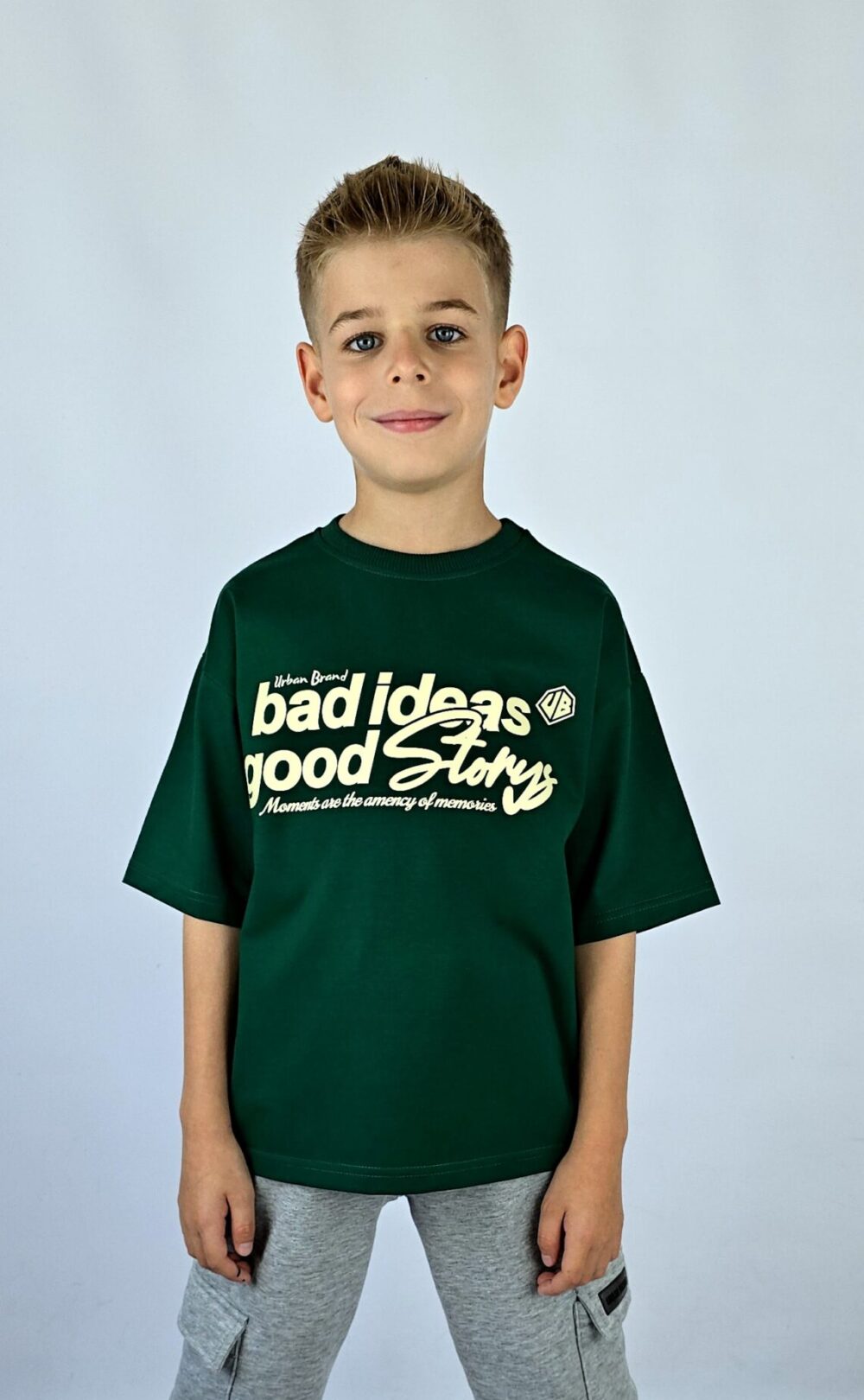 T-SHIRT BAD IDEAS GOOD STORYS BUTELKOWA ZIELEŃ OVERSIZE