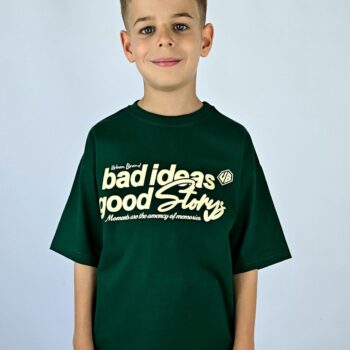 T-SHIRT BAD IDEAS GOOD STORYS BUTELKOWA ZIELEŃ OVERSIZE