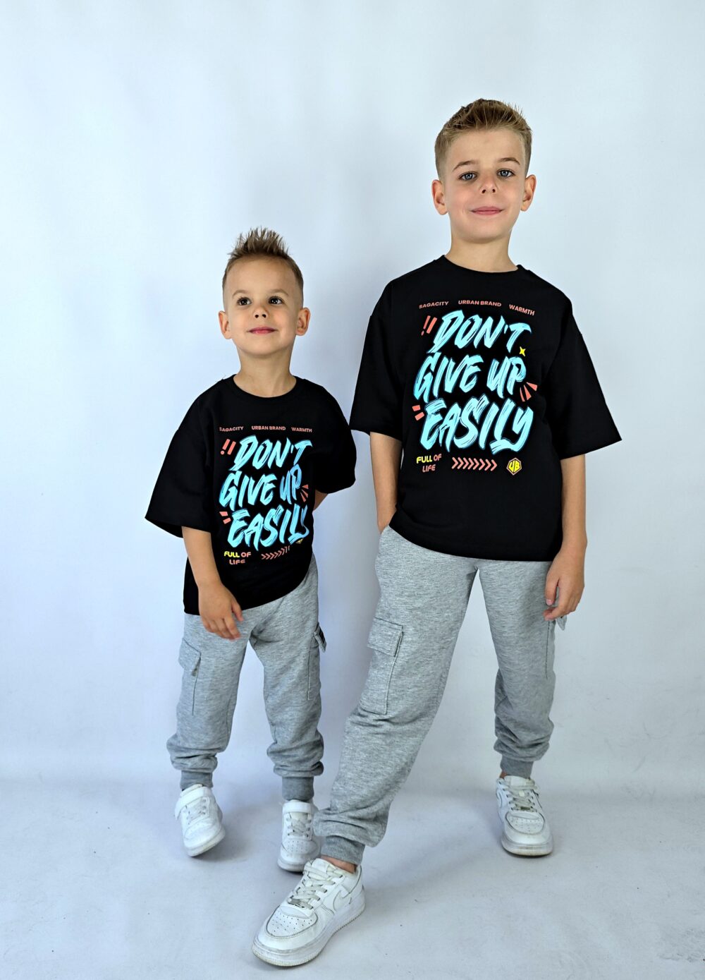T-SHIRT CZARNY DON'T GIVE UP EASILY OVERSIZE